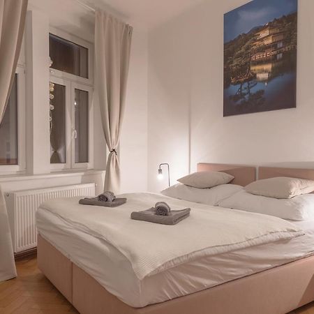 Skolska Junior Apartment Prága Kültér fotó